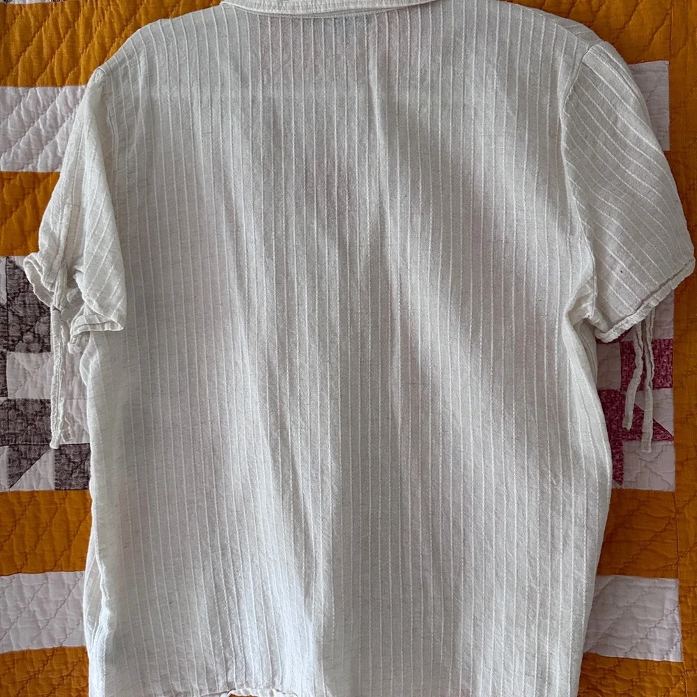 Linen button up - Picture 2 of 3